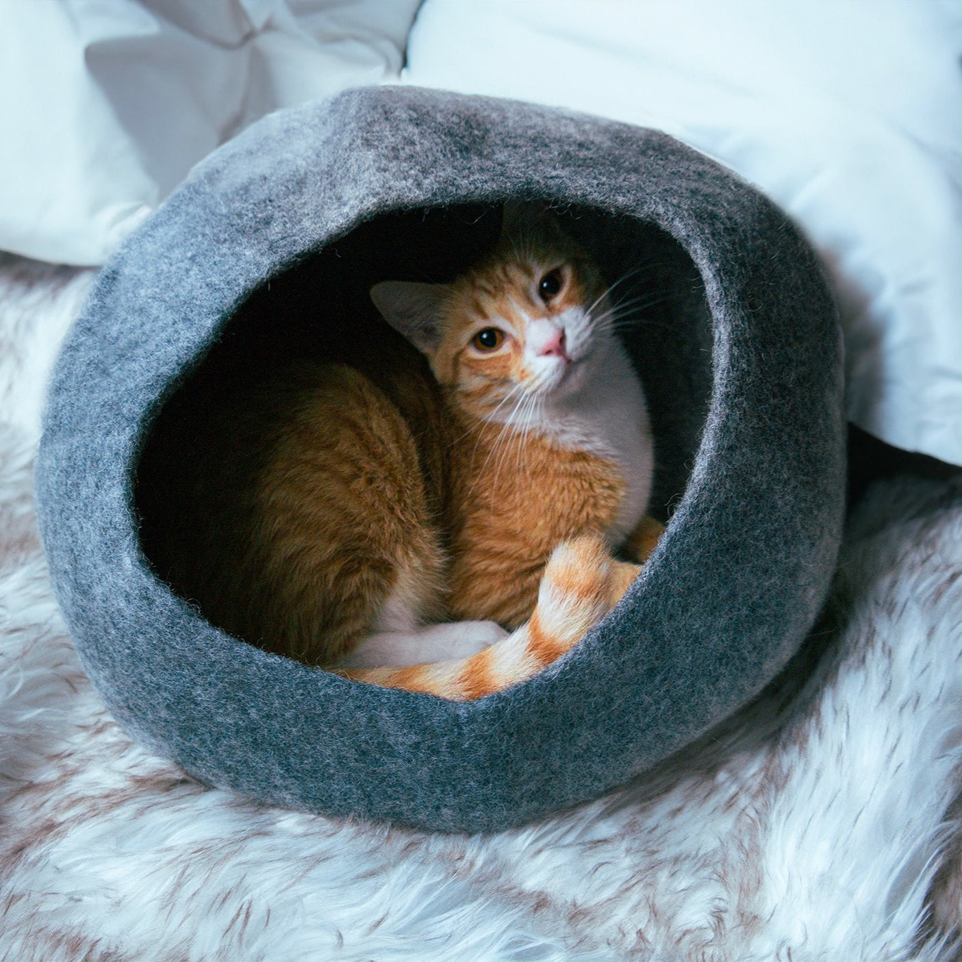 Graphite Ombre Organic Wool Cat Cave - Pet Bed